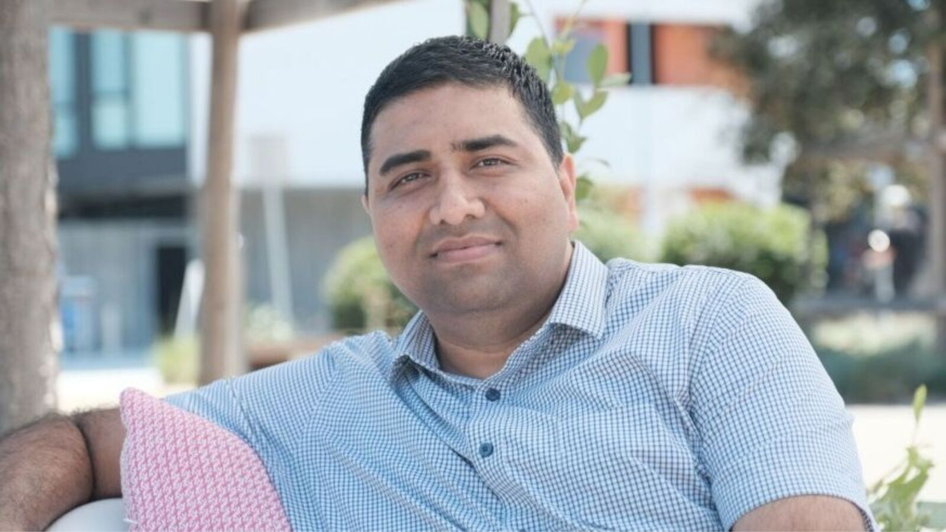 Apple appoints former Microsoft executive to lead its AI division as it tries to regain industry momentum